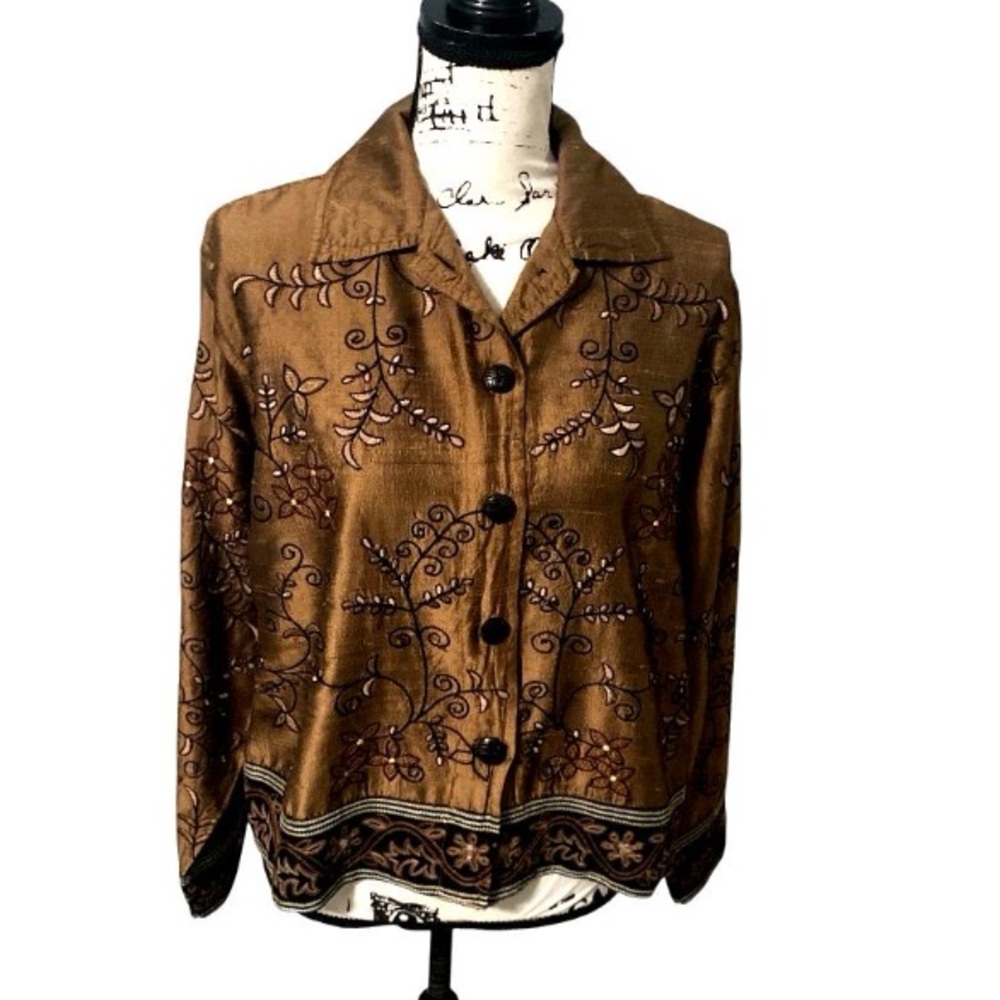 Chico’s Lux Silk Embroidered Button-Up Cropped Blouse Gently Tailored Layering